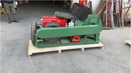 Holzzweighäcksler mit hoher Leistung